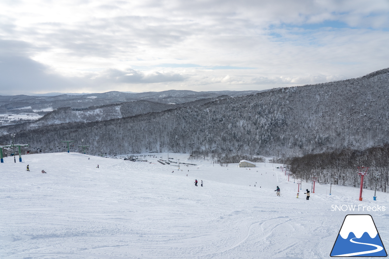 ぴっぷスキー場｜旭川紋別自動車道・比布北インターを降りたら約３分で到着。良質な雪、多彩なコース、抜群の眺望、美味しいグルメ、アフタースキーに温泉も。。。とっても高い満足度を誇るローカルゲレンデを滑ります(^^)/